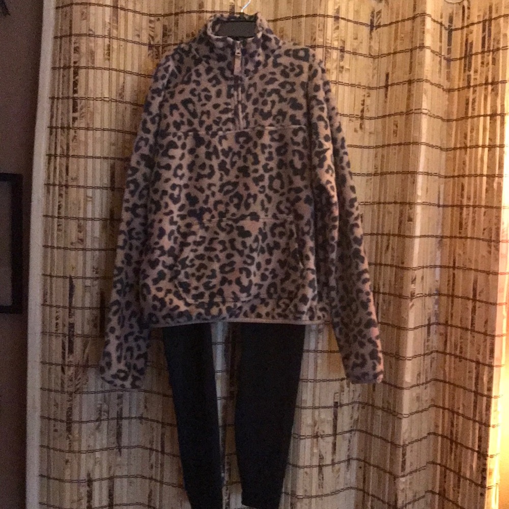 Never worn! Girls Hippie Rose leopard fleece jacket & leggings.